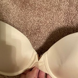 Victoria’s Secret multi-way bra 34D